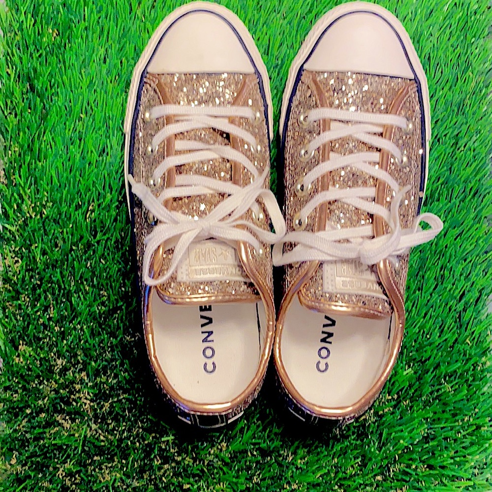 Converse All Star Sneakers.